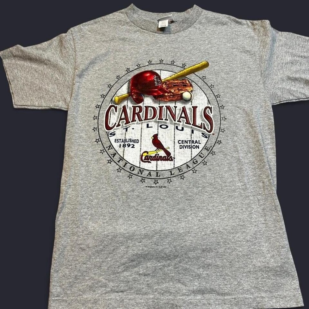 Vintage St. Louis Cardinals MLB tshirt‎ size medium.